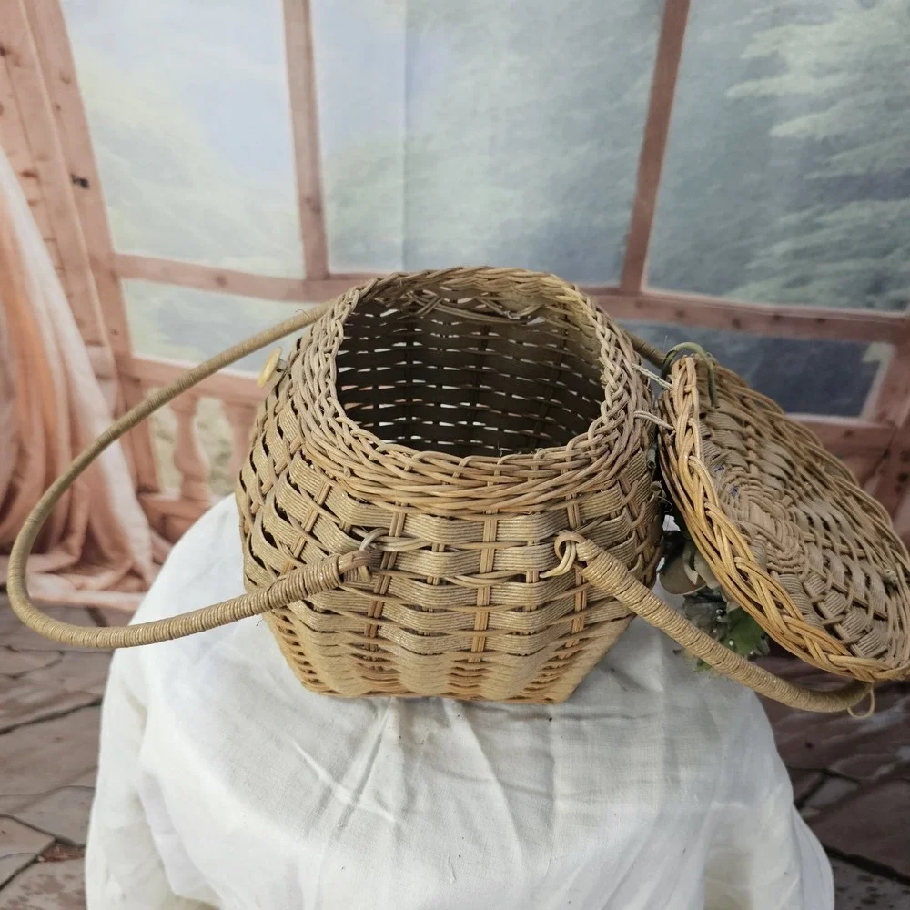 Vintage 1940's Wicker Basket Purse Handbag Top Handle Lid Millinery Flowers